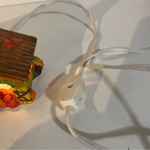 Harvest Bounty Porcelain Lite Squire’s Barn 5” Height - Picture 7 of 10